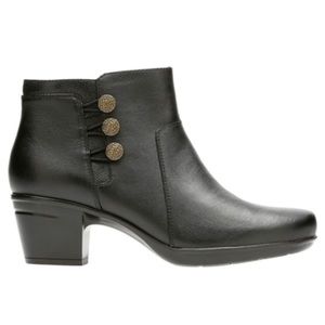 Clarks Women’s Black Ankle Leather Booties Boots 8.5M